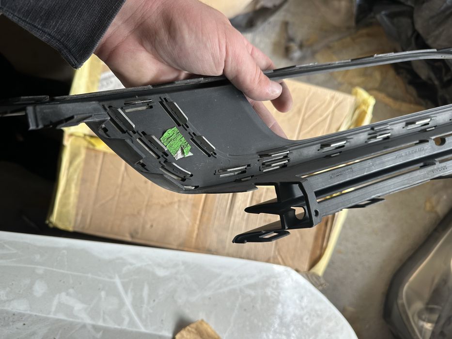 VW Cc 13-17г лява лайсна около халогена