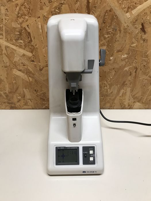 Tomey TL-900 Lensmetru