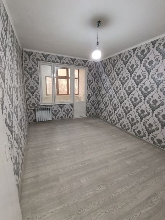 Navoiy shahrida 1 xona 2 xona qilingan uymiz sotiladi arzon narxda