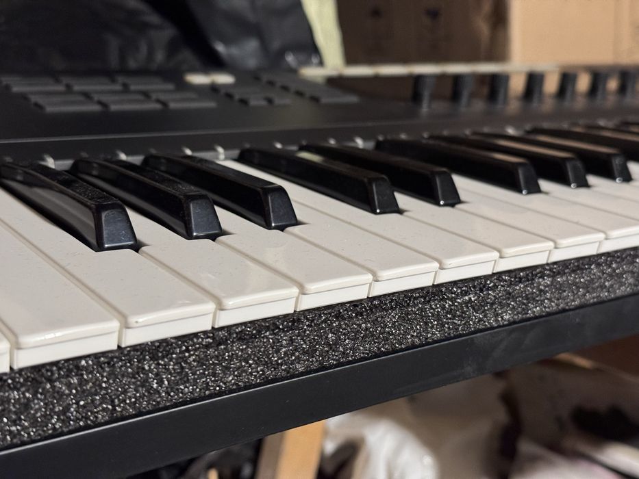 Native Instruments Komplete Kontrol S61 MK2 Миди клавиатура