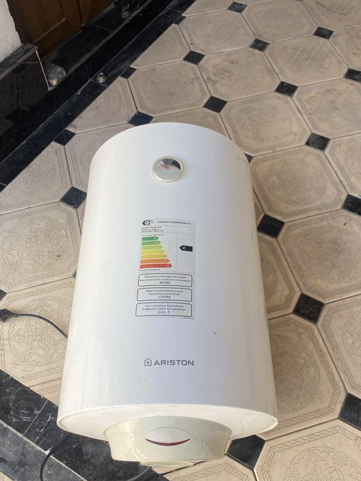 Ariston sotiladi 80 ltrli
