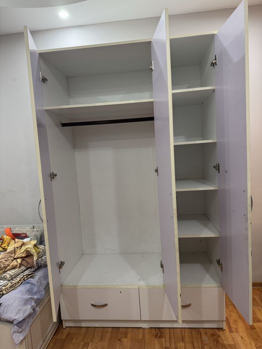 Шкаф ш120 в200 гл580+комод