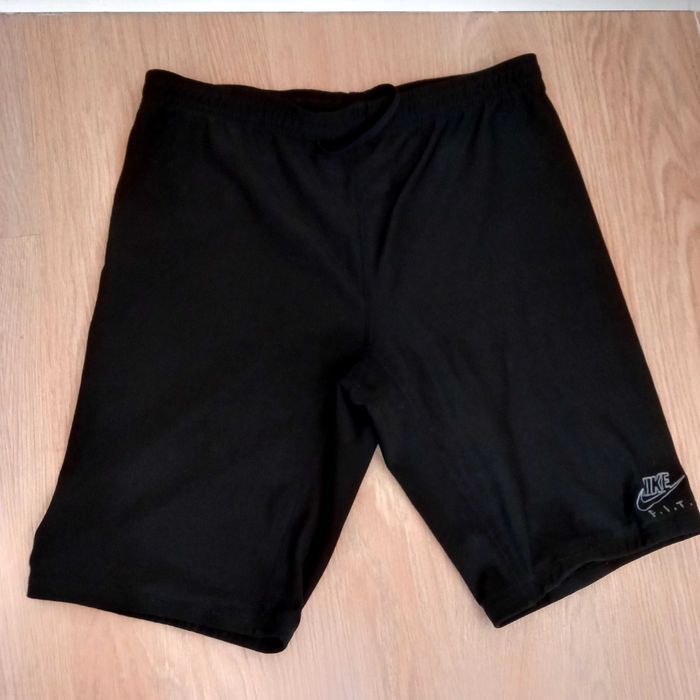 nike тениска, къси панталони и потник