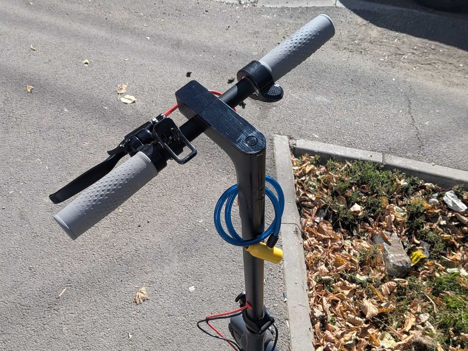Trotineta electrica M365, viteza 31km, autonomie aproximativ 20 km