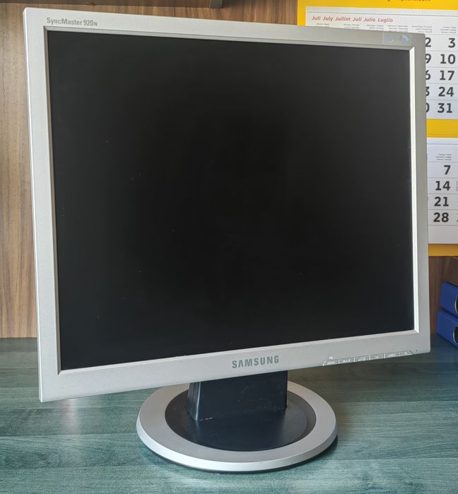 Монитор Samsung 17 инча