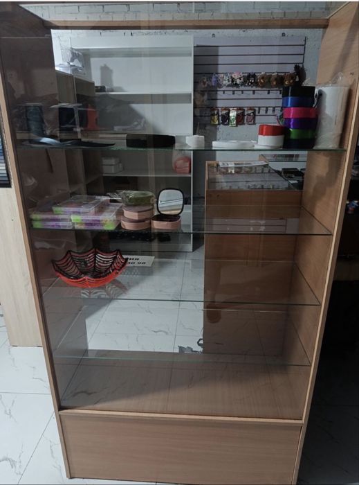 Продам эконом панель и ветрину