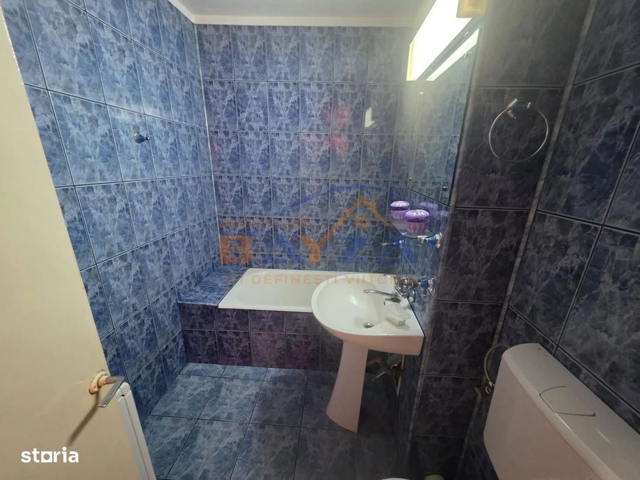 Aleea Mărăști, apartament 3 camere decomandat, etaj 2, garaj exterior
