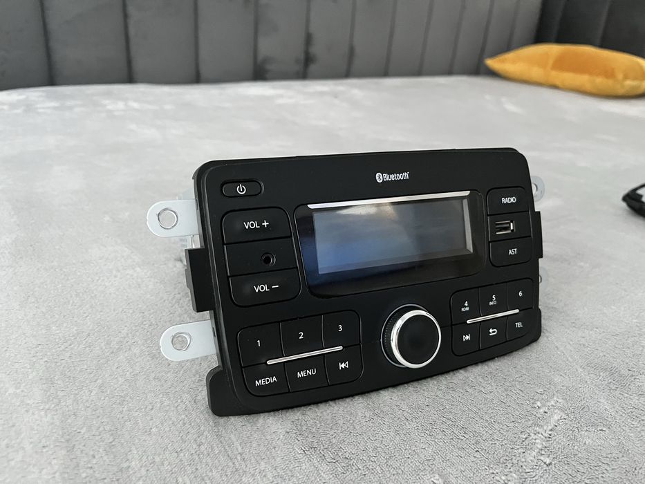 Radio cu bluetooth originala Dacia Duster 2 Logan