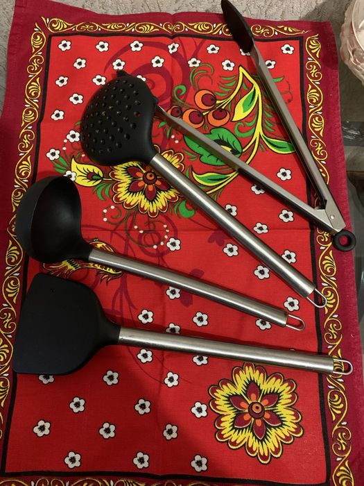 Набор кухонных поварешек черного цвета