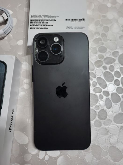 IPhone 15 Pro Max чёрного цвета