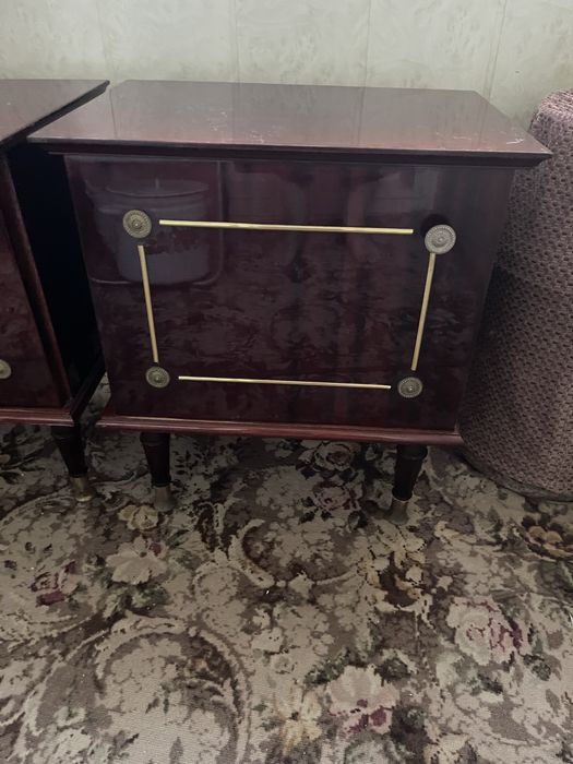 Тумбочки прикроватные
