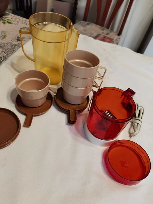 НОВИ Качествена Българска Кафеварка за Кола Автомобил заедно с 4 Чаши