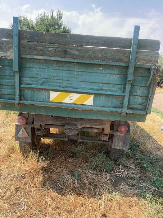 Tractor UTB U445 + atasamente (remorca, plug, prasitoare)