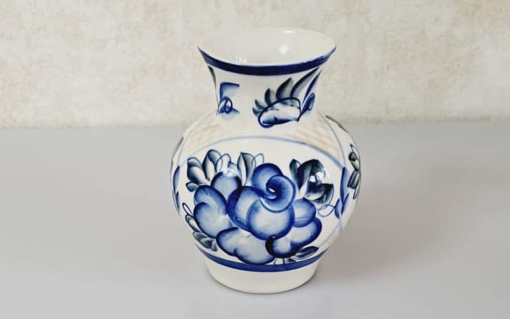 Вазы фарфор, стекло