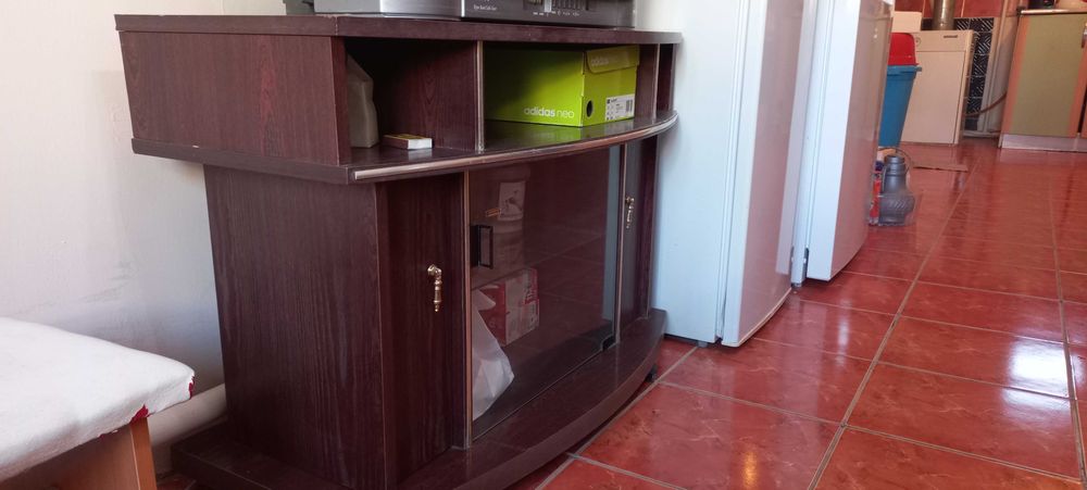 Шкафчик маленький