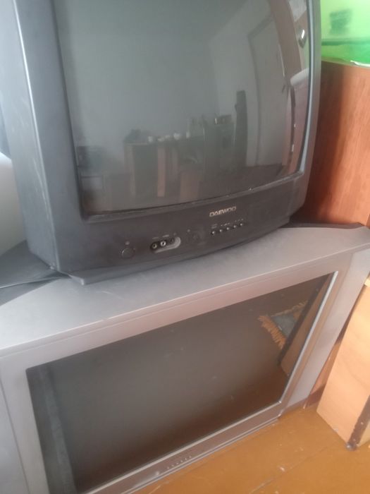 Телевизор істеп тұр