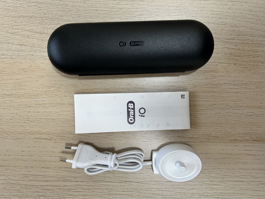 Електрическа четка за зъби Oral-b IO S2