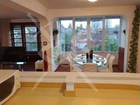 Дава се под наем Тристаен апартамент в Пловдив, Център - 117 кв.м за 508.47 € - Снимка #2