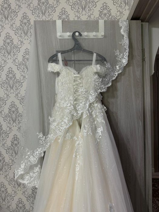 Свадебное платье. Ручная работа!