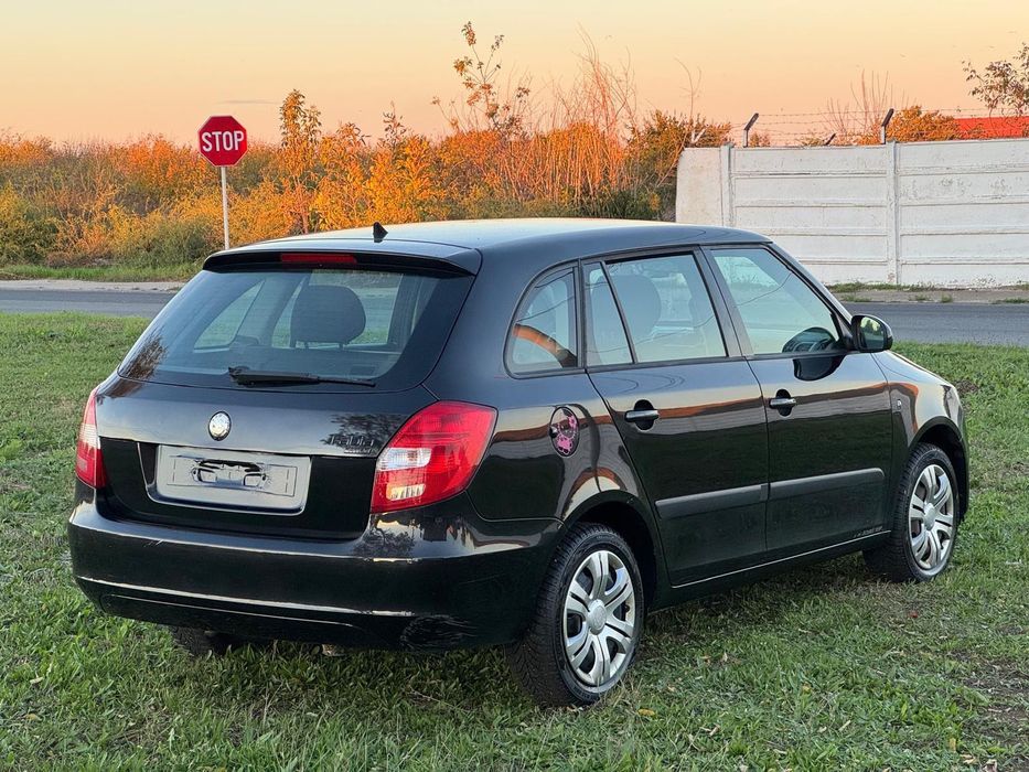 Vând skoda fabia 2009