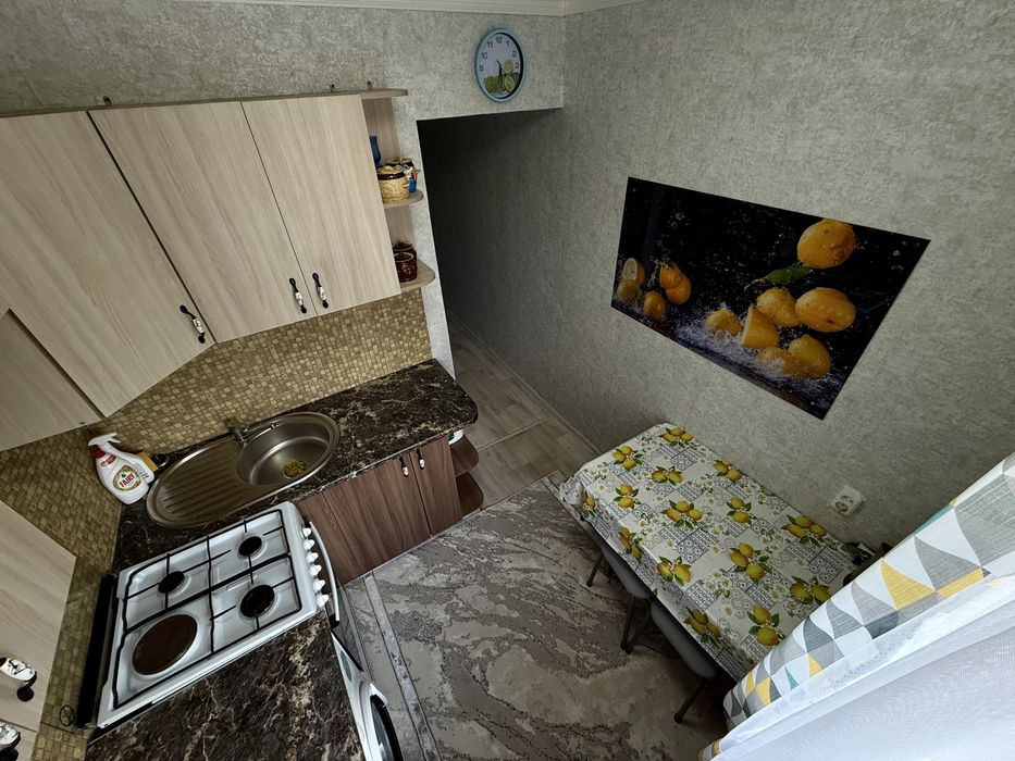 Продам двухкомнатную квартиру .