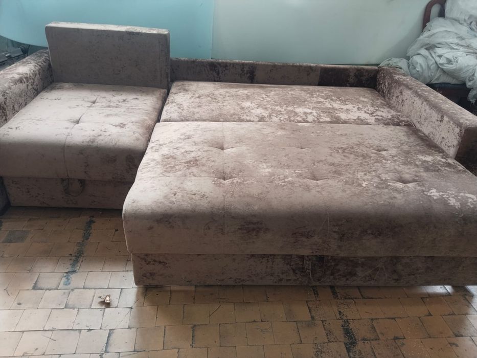 Продам отличный диван.