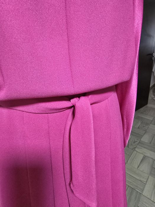 Rochie superba cu pliuri in partea de jos, cordon in talie