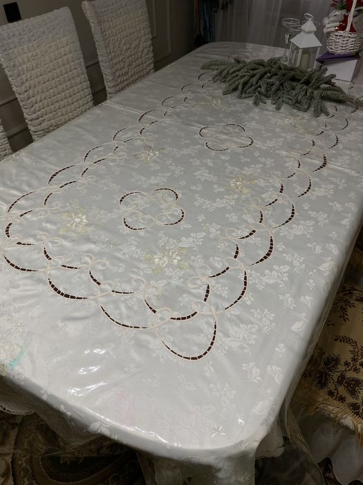 Продам стол для гостиной