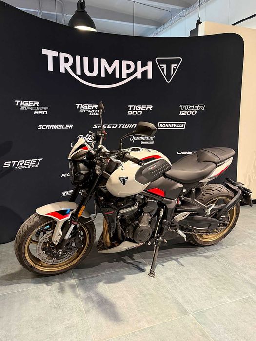 Motocicleta Triumph Trident 800 2026 Second | Finantare rapida