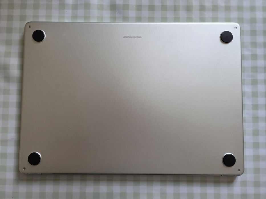 MacBook Air M2 15 (Серебристый)