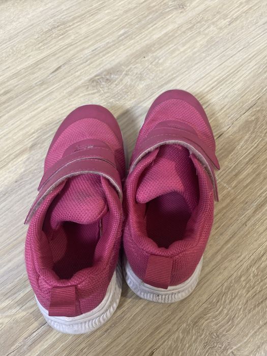 Кроссовки на девочку