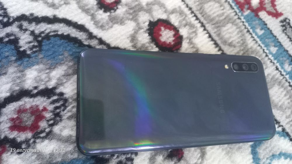 Самсунг а 50   .