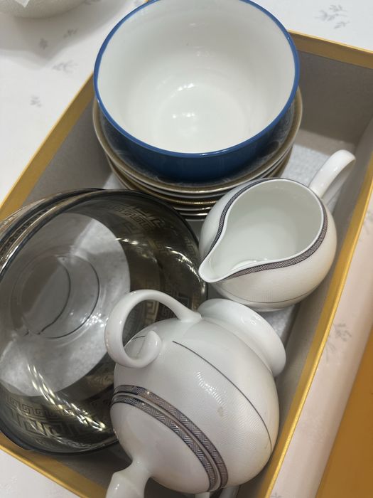 Чашки с тарелками