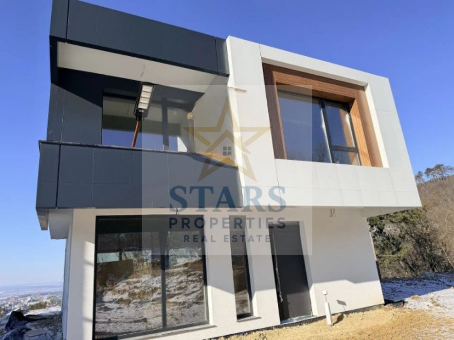 Продажба Къща гр. Варна - м-т Пчелина 250m²