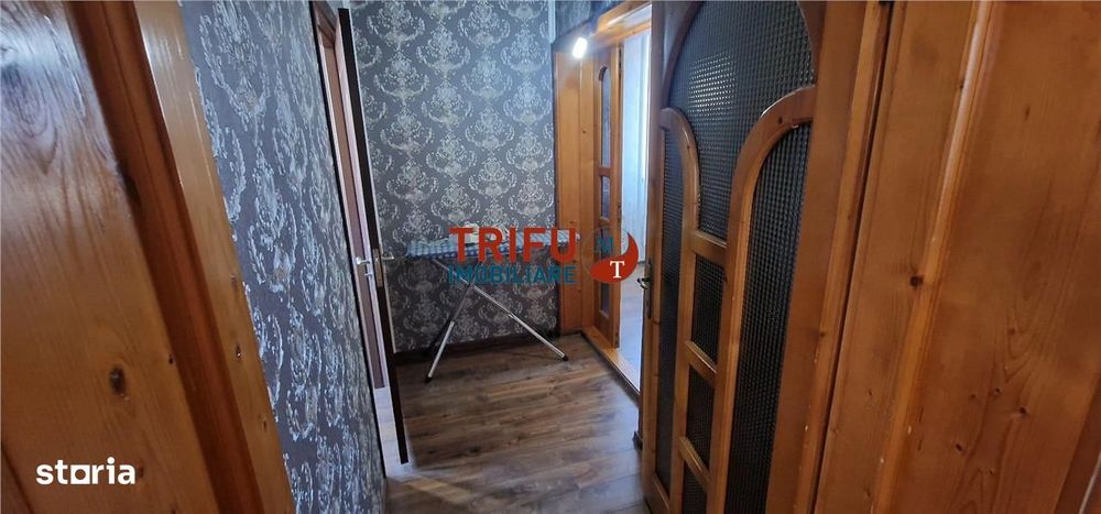 Casa de vanzare 5 camere zona Barabant