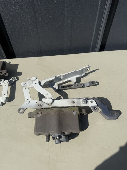 Balamale capse / capota  bmw seria 5 f10 f11