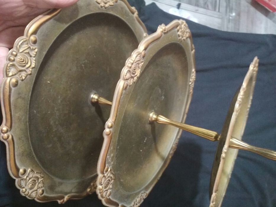 Металлическая этажерка  и банки