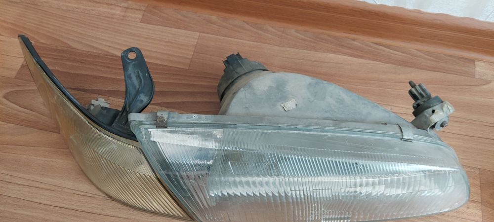 Фара оригинал камри 20