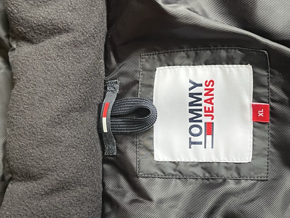 Tommy Hilfiger : Essential Down - НОВО Зимно яке с пух размер Л