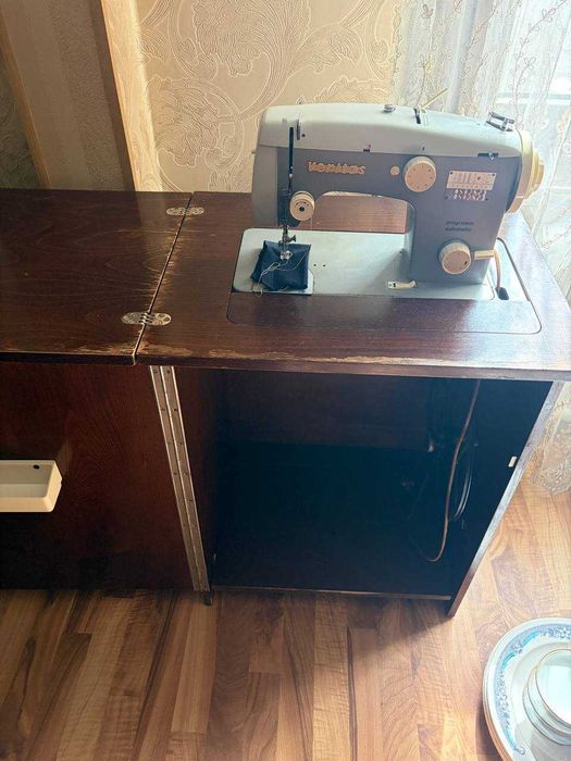 Швейная машинка Veritas