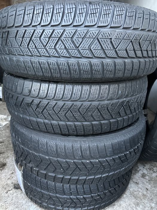 Anvelope iarna 215 65 R17 Pirelli