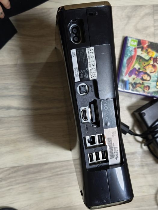 Продам Xbox360иделаьно для Just Dance