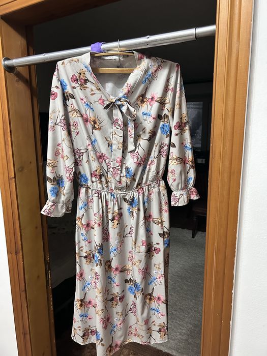 Продам 3 платья 42-44 размера