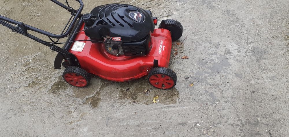 Mașină de tuns iarbă Mtd!