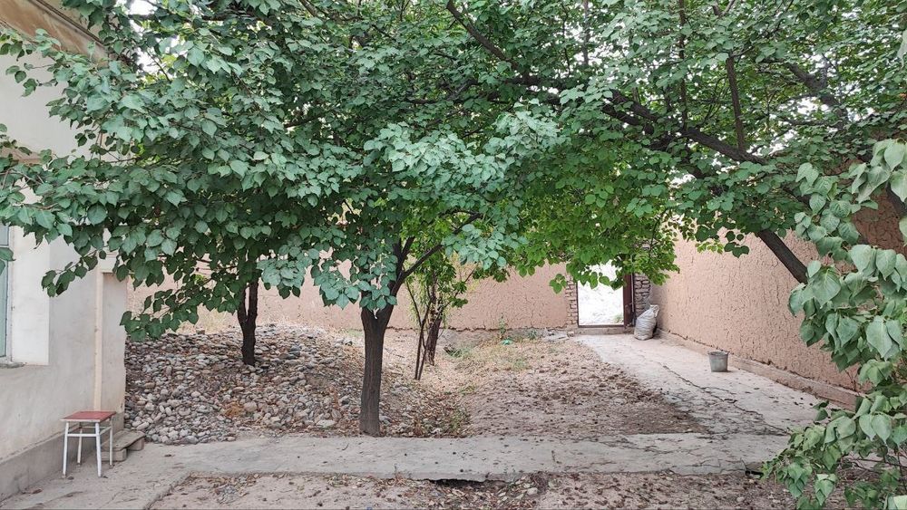 Продается участок с домом  Учкахрамон, 4 км внутрь от поста