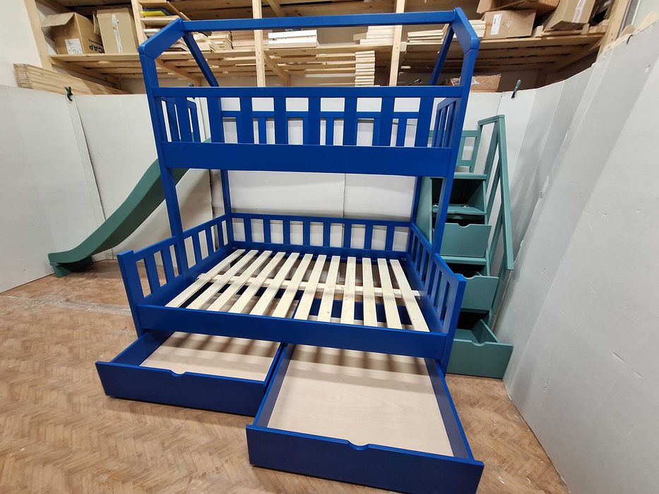 TRANSPORT GRATUIT.Pat etajat cu tobogan,cod 3527