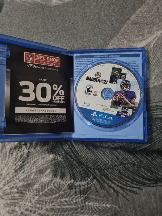 vând CD MADDEN21 pentru PS4 41€ (218 lei)