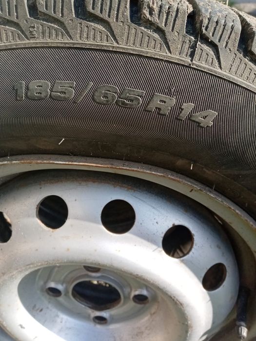 Продам зимнию резину с дисками R14