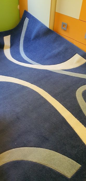 Продавам килим 200/250