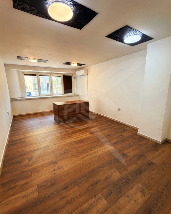 Продава се Тристаен апартамент в Бургас, Център - 106 кв.м за 4246 €/кв.м - Снимка #3
